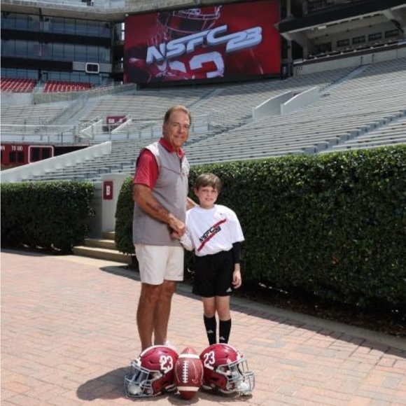 Hello! Welcome to my closet 💜 - Picture 8 of 15